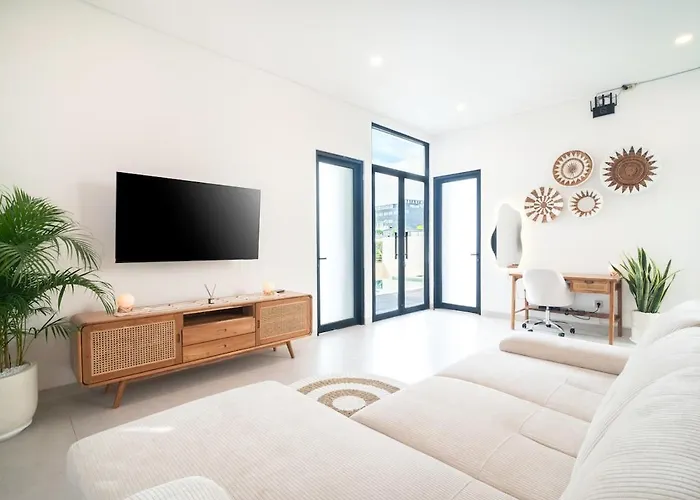 Luxury 2br Pool Ricefield Views 坎古